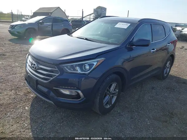 5NMZU3LB2HH025696 2017 HYUNDAI SANTA FE - Image 2