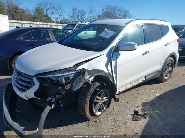 5NMZU3LB2HH027738 2017 HYUNDAI SANTA FE - Image 2