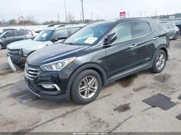 5NMZU3LB2HH040831 2017 HYUNDAI SANTA FE - Image 2