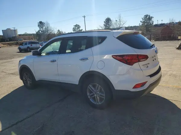 5NMZU3LB2HH048718 2017 HYUNDAI SANTA FE - Image 2