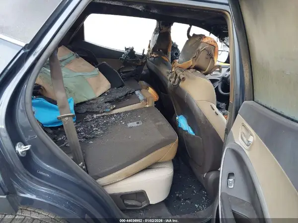 5NMZU3LB2HH049724 2017 HYUNDAI SANTA FE - Image 8