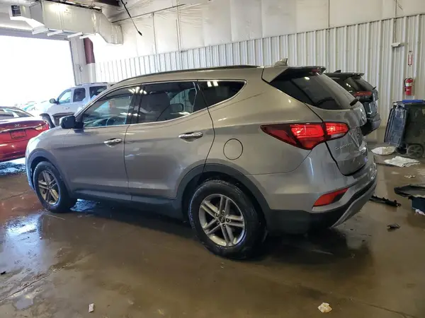 5NMZU3LB2JH052905 2018 HYUNDAI SANTA FE - Image 2