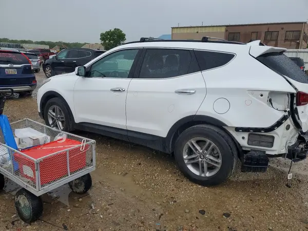5NMZU3LB2JH057778 2018 HYUNDAI SANTA FE - Image 2