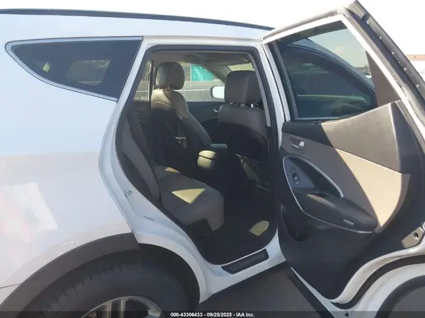 5NMZU3LB2JH058669 2018 HYUNDAI SANTA FE - Image 8
