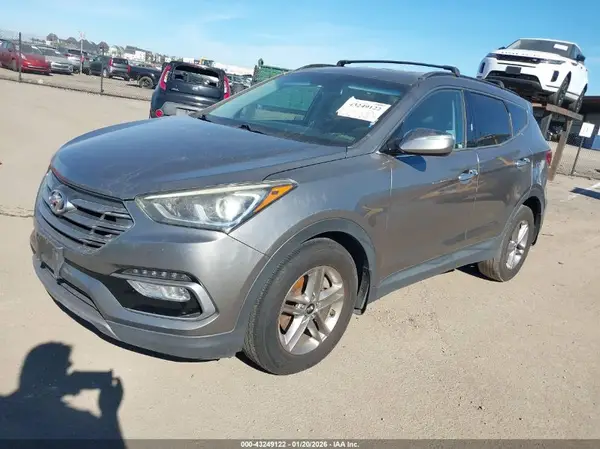 5NMZU3LB2JH062107 2018 HYUNDAI SANTA FE - Image 2