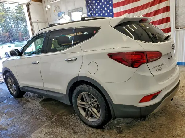 5NMZU3LB2JH070143 2018 HYUNDAI SANTA FE - Image 2