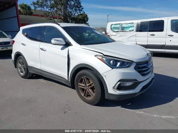 5NMZU3LB2JH073088 2018 HYUNDAI SANTA FE - Image 1