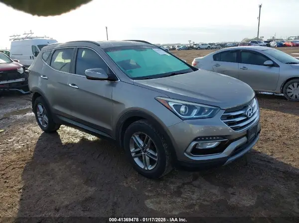 5NMZU3LB2JH083989 2018 HYUNDAI SANTA FE - Image 1