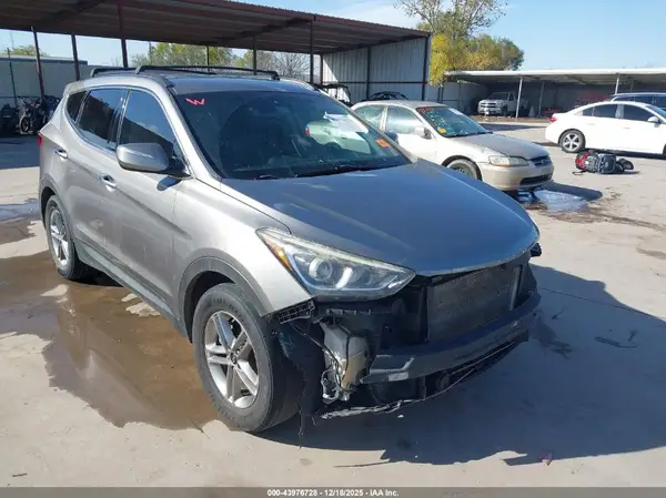 5NMZU3LB2JH104310 2018 HYUNDAI SANTA FE - Image 1