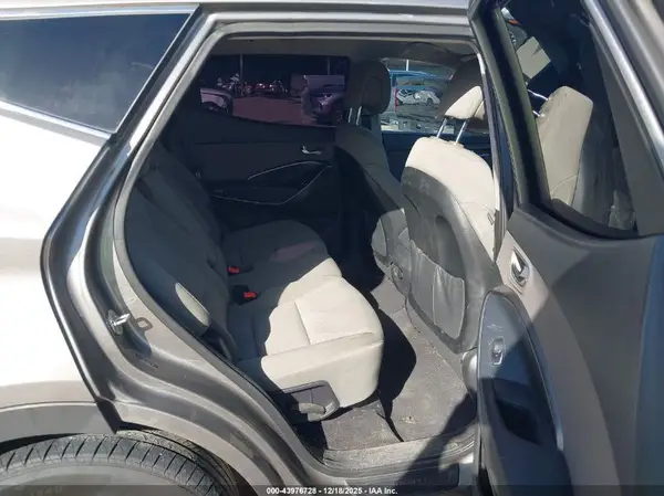 5NMZU3LB2JH104310 2018 HYUNDAI SANTA FE - Image 8