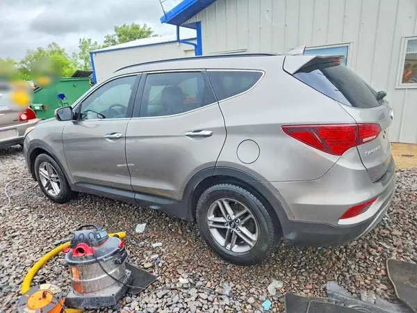 5NMZU3LB3HH002587 2017 HYUNDAI SANTA FE - Image 2