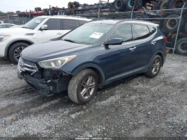 5NMZU3LB3HH006395 2017 HYUNDAI SANTA FE - Image 2