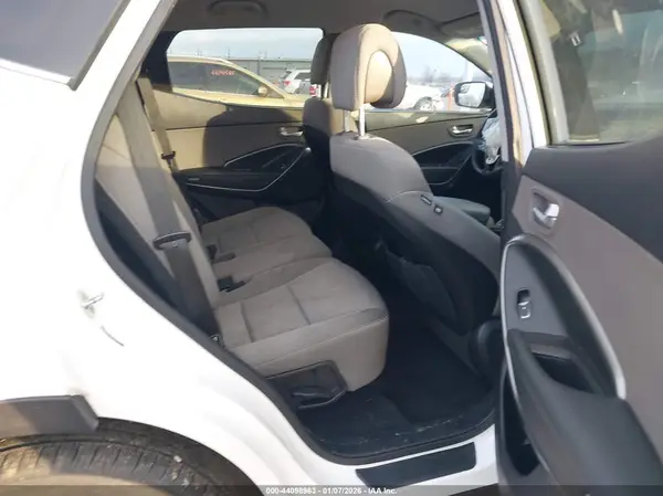 5NMZU3LB3HH013928 2017 HYUNDAI SANTA FE - Image 8