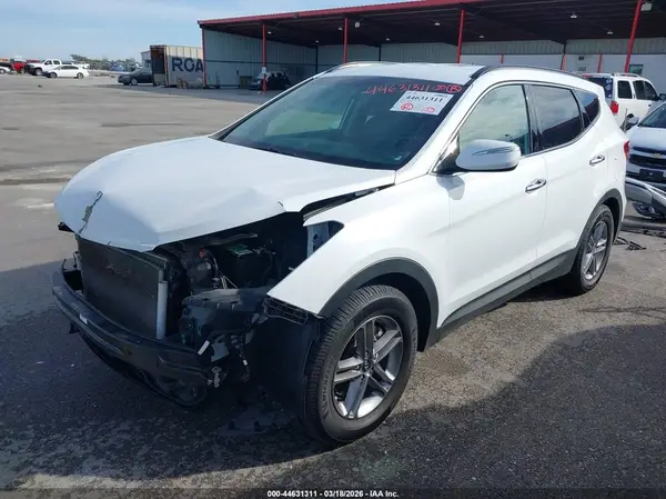 5NMZU3LB3HH025996 2017 HYUNDAI SANTA FE - Image 2