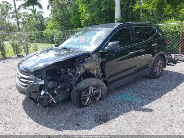 5NMZU3LB3HH026498 2017 HYUNDAI SANTA FE - Image 2
