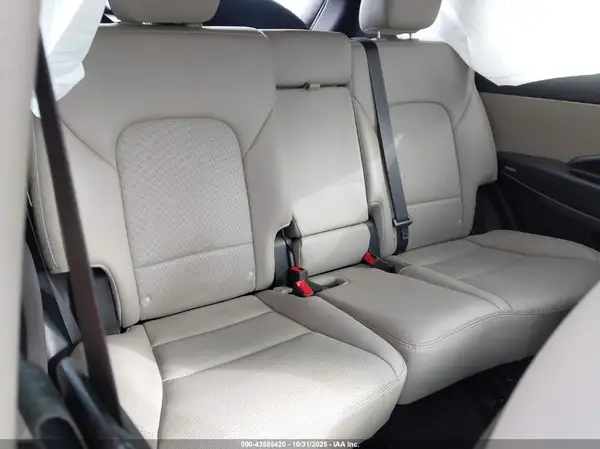 5NMZU3LB3HH034679 2017 HYUNDAI SANTA FE - Image 8