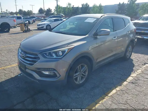 5NMZU3LB3JH079644 2018 HYUNDAI SANTA FE - Image 2
