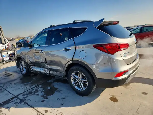 5NMZU3LB4HH008088 2017 HYUNDAI SANTA FE - Image 2
