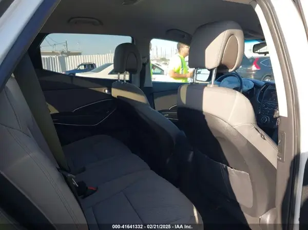 5NMZU3LB4HH008124 2017 HYUNDAI SANTA FE - Image 8