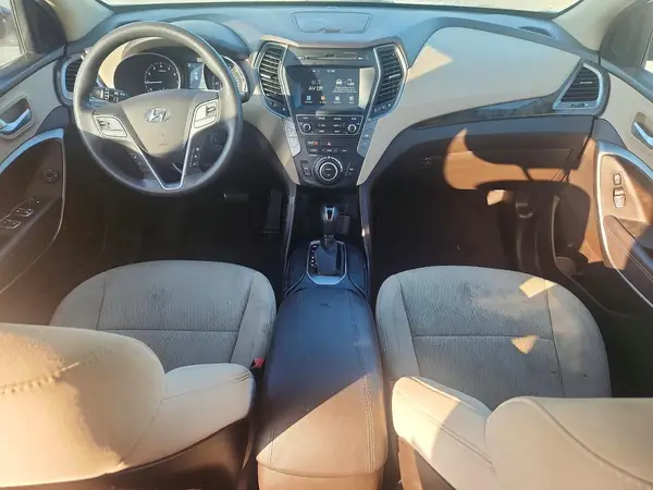 5NMZU3LB4HH010942 2017 HYUNDAI SANTA FE - Image 8