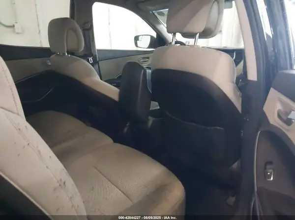 5NMZU3LB4HH011668 2017 HYUNDAI SANTA FE - Image 8