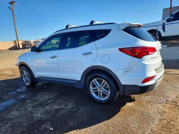 5NMZU3LB4HH013095 2017 HYUNDAI SANTA FE - Image 2