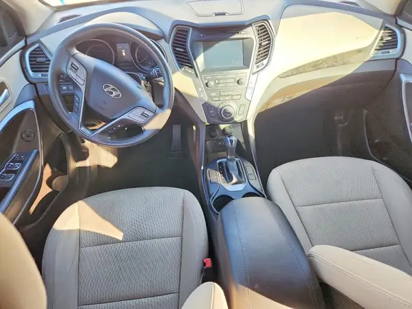 5NMZU3LB4HH013095 2017 HYUNDAI SANTA FE - Image 8