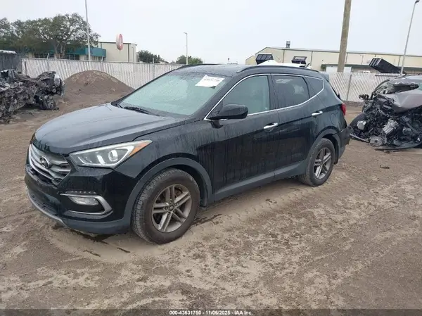 5NMZU3LB4HH013517 2017 HYUNDAI SANTA FE - Image 2