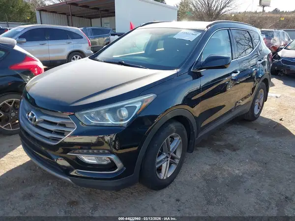 5NMZU3LB4HH018104 2017 HYUNDAI SANTA FE - Image 2