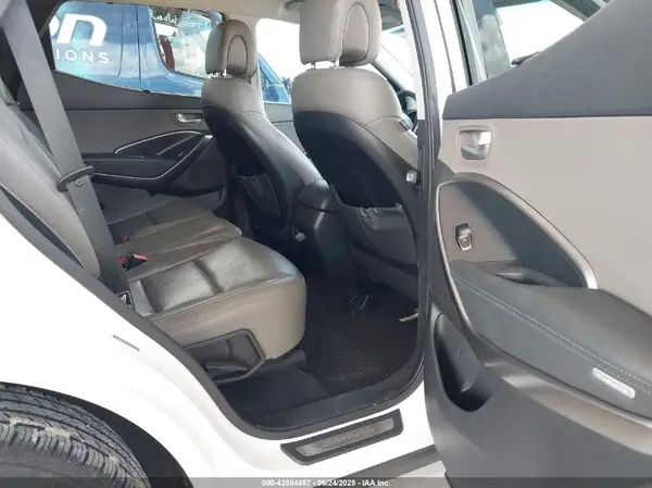 5NMZU3LB4HH019219 2017 HYUNDAI SANTA FE - Image 8