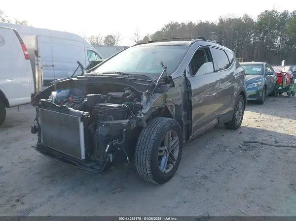 5NMZU3LB4HH019608 2017 HYUNDAI SANTA FE - Image 2