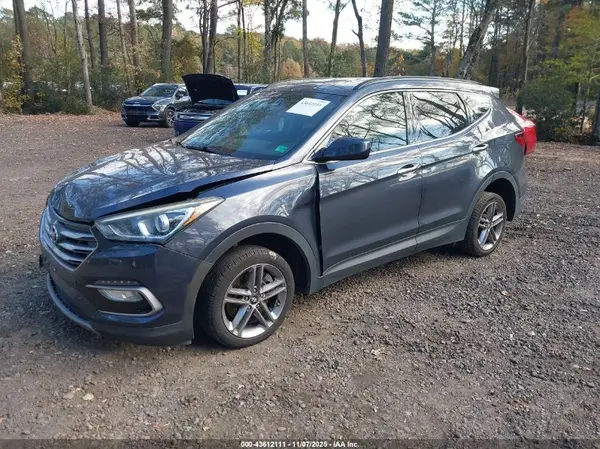 5NMZU3LB4HH025358 2017 HYUNDAI SANTA FE - Image 2