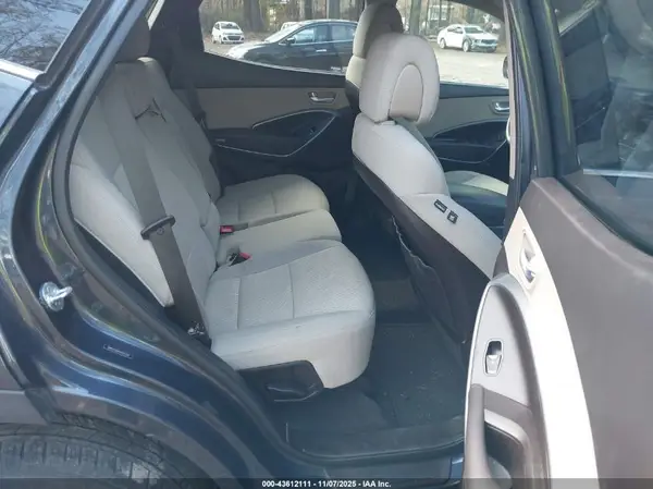 5NMZU3LB4HH025358 2017 HYUNDAI SANTA FE - Image 8