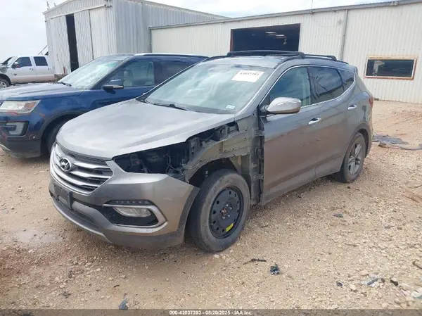 5NMZU3LB4HH026168 2017 HYUNDAI SANTA FE - Image 2