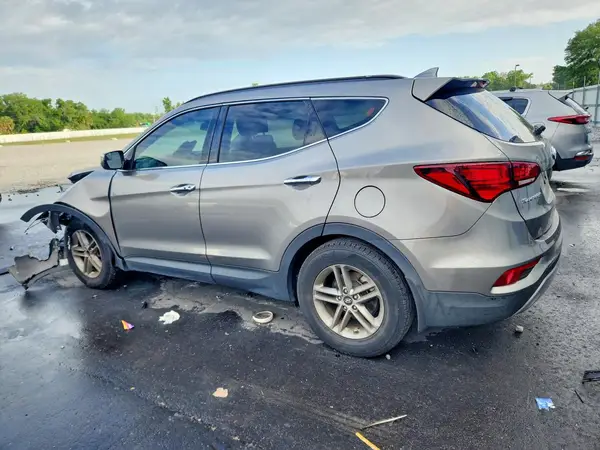 5NMZU3LB4JH069639 2018 HYUNDAI SANTA FE - Image 2