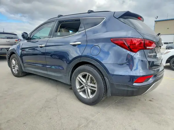 5NMZU3LB4JH077174 2018 HYUNDAI SANTA FE - Image 2