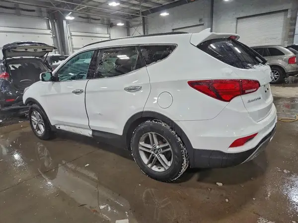 5NMZU3LB5HH000341 2017 HYUNDAI SANTA FE - Image 2