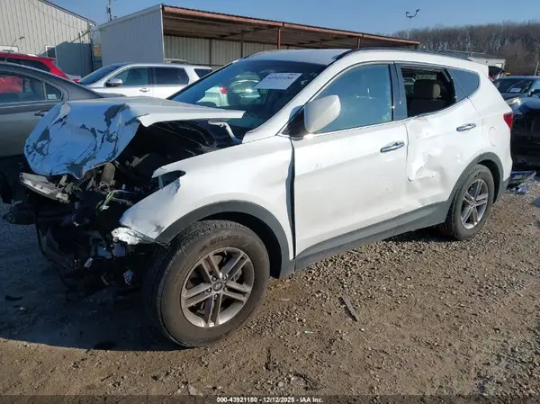 5NMZU3LB5HH003207 2017 HYUNDAI SANTA FE - Image 2