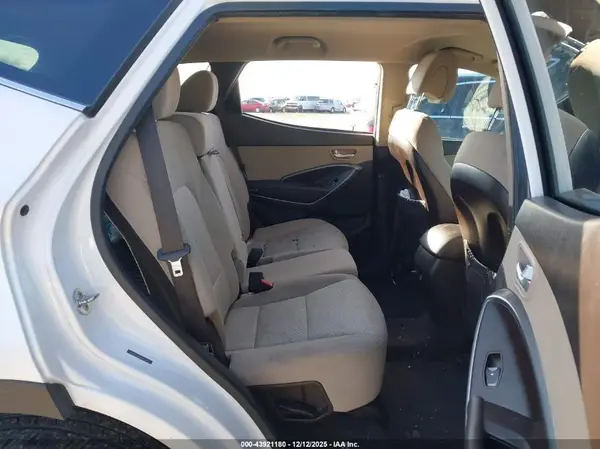 5NMZU3LB5HH003207 2017 HYUNDAI SANTA FE - Image 8