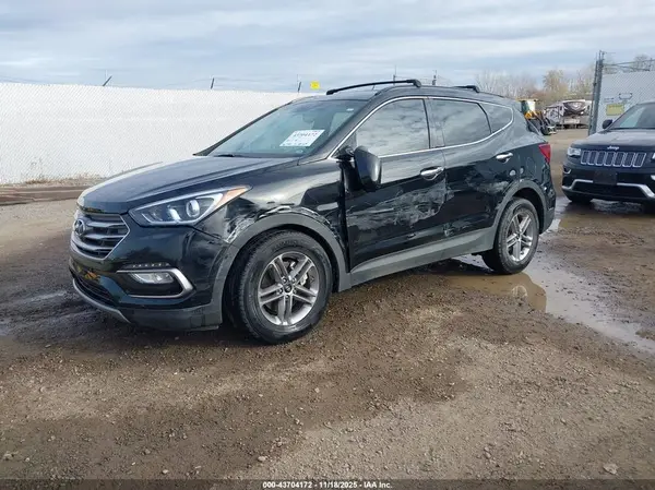 5NMZU3LB5HH005779 2017 HYUNDAI SANTA FE - Image 2