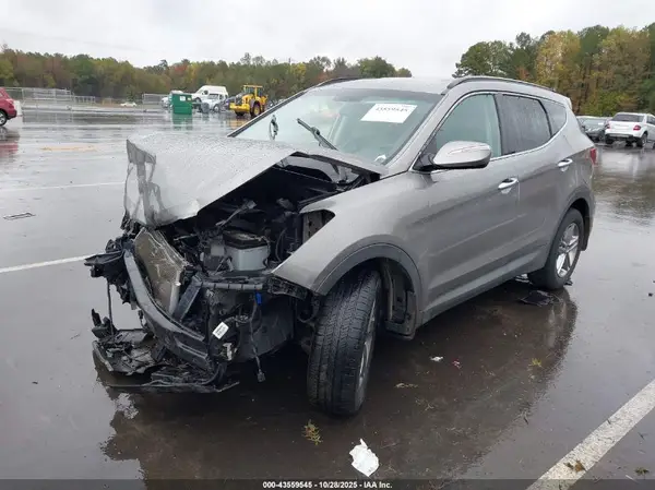 5NMZU3LB5HH007144 2017 HYUNDAI SANTA FE - Image 2