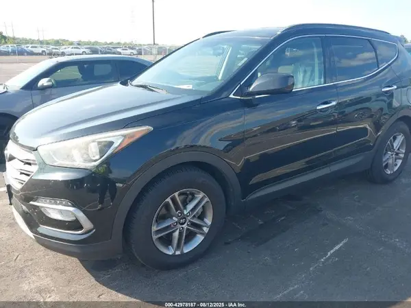 5NMZU3LB5HH007662 2017 HYUNDAI SANTA FE - Image 2