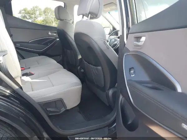 5NMZU3LB5HH007662 2017 HYUNDAI SANTA FE - Image 8