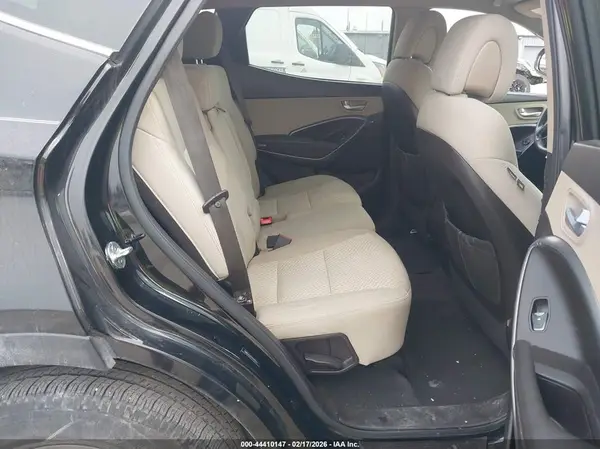 5NMZU3LB5HH010514 2017 HYUNDAI SANTA FE - Image 8