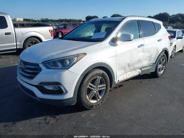 5NMZU3LB5HH010920 2017 HYUNDAI SANTA FE - Image 2
