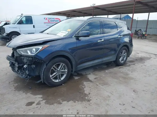 5NMZU3LB5HH013137 2017 HYUNDAI SANTA FE - Image 2