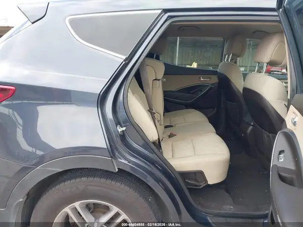 5NMZU3LB5HH013137 2017 HYUNDAI SANTA FE - Image 8