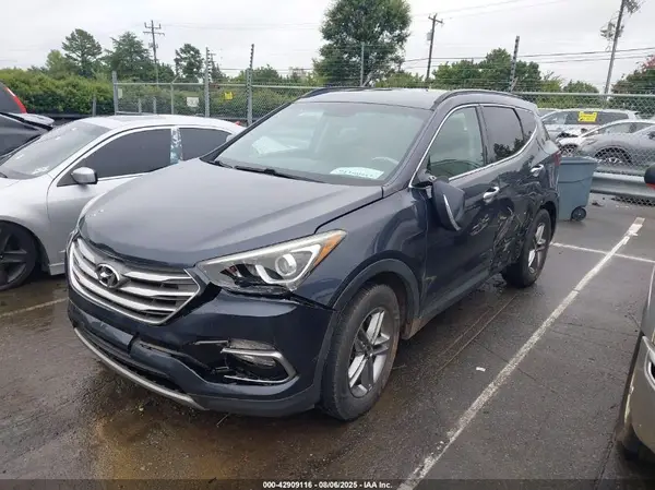 5NMZU3LB5HH014997 2017 HYUNDAI SANTA FE - Image 2