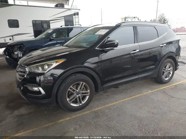5NMZU3LB5HH018418 2017 HYUNDAI SANTA FE - Image 2