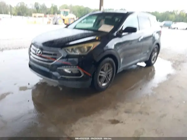 5NMZU3LB5HH025918 2017 HYUNDAI SANTA FE - Image 2